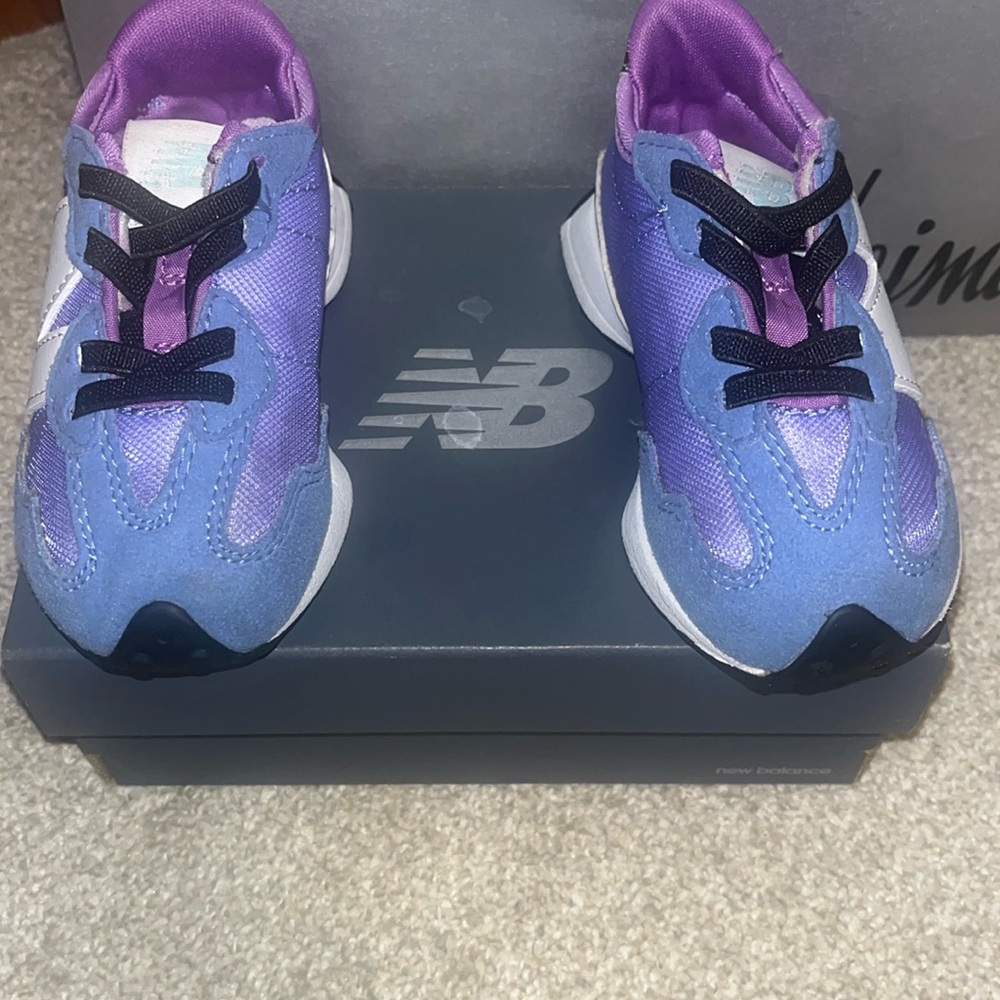 New balance, toddler girls 6c, purple, white, and black